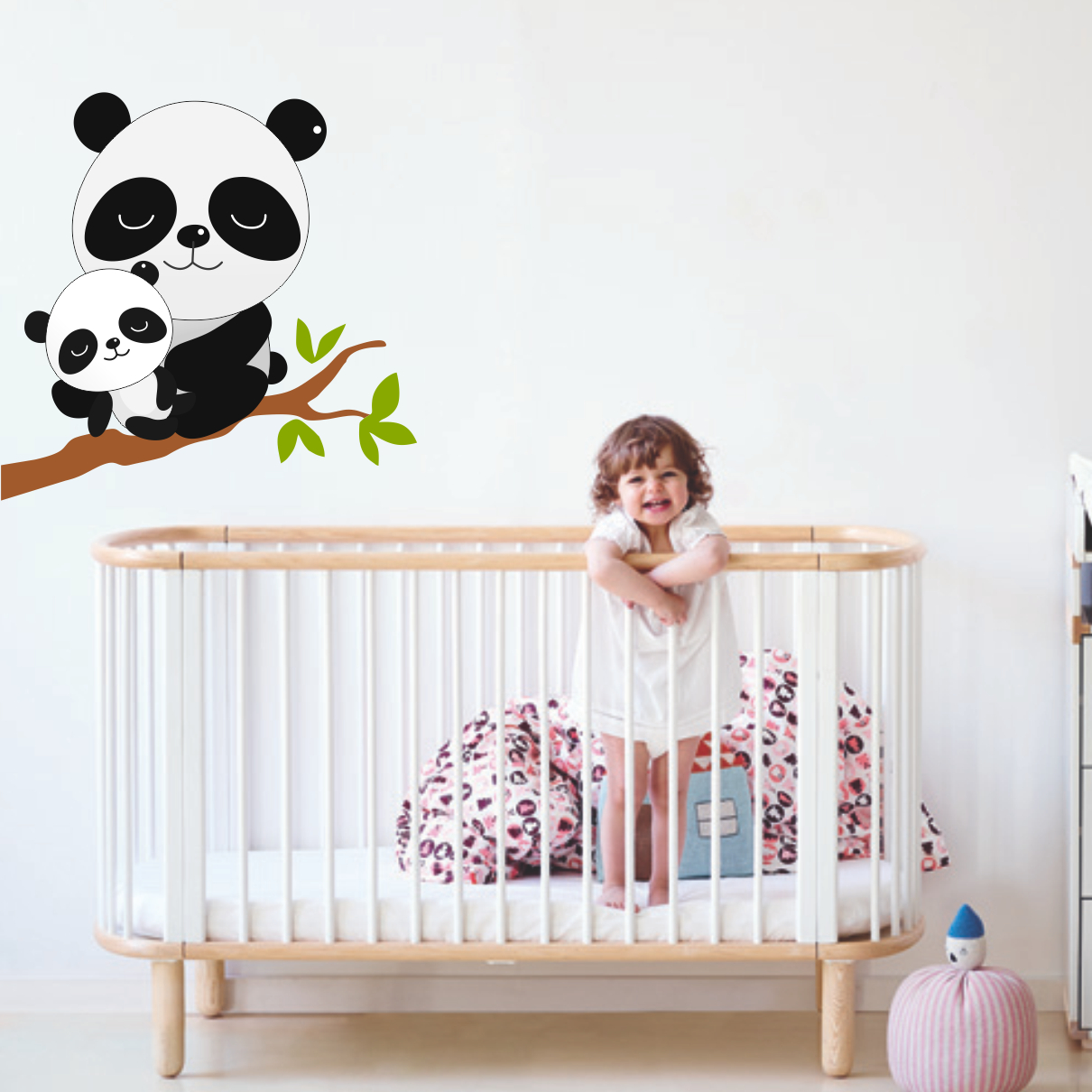 Stickere perete copii Panda cu pui - 85 x 73 cm imagine