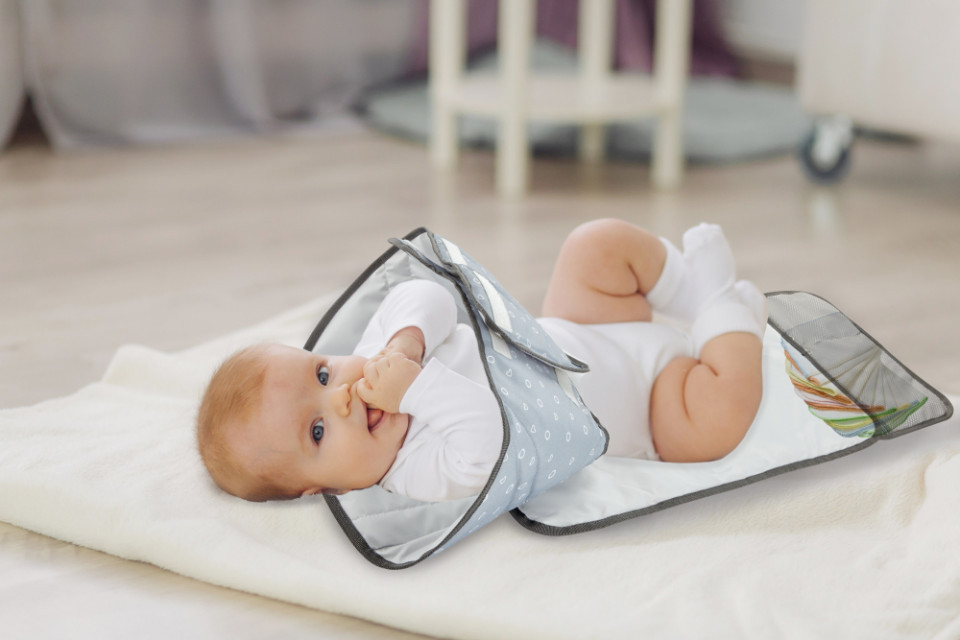 Saltea de infasat babyjem grey pliabila cu sistem siguranta bebelusi
