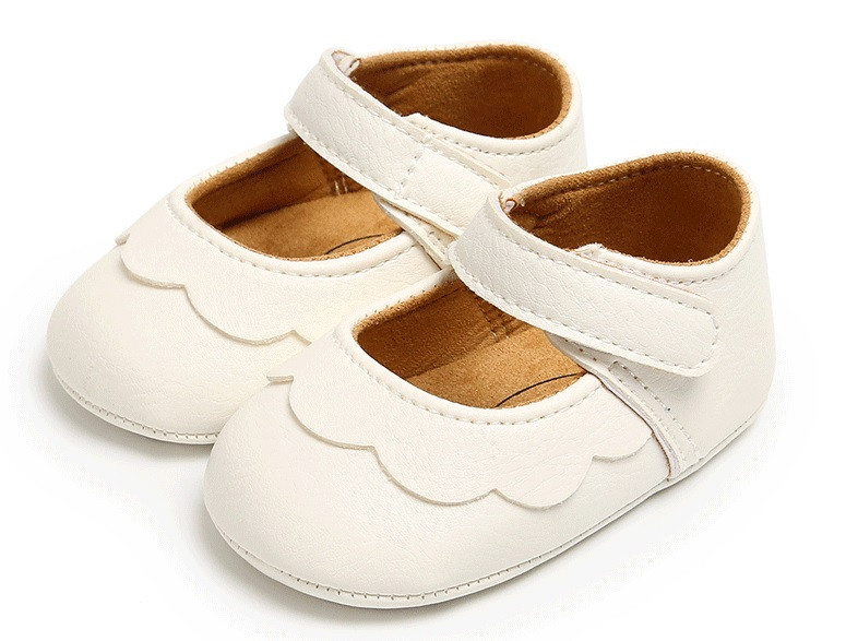 Pantofiori bebelus (culoare: alb, marime: 0-6 luni)