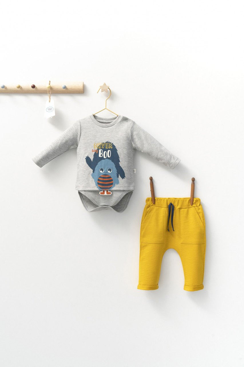 Set cu pantalonasi cu buzunare si body cu maneca lunga pentru bebelusi monster, tongs baby (culoare: galben, marime: 9-12 luni)