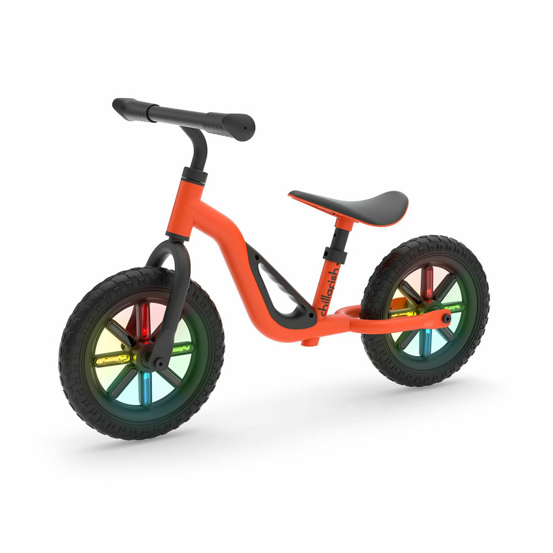 Bicicleta de echilibru usoara charlie glow, cu ghidon si sa reglabile, cu spite luminoase, greutate 2.5 kg, cu roti din spuma eva, 10 inch, pentru 18 luni - 48 luni, chillafish, orange
