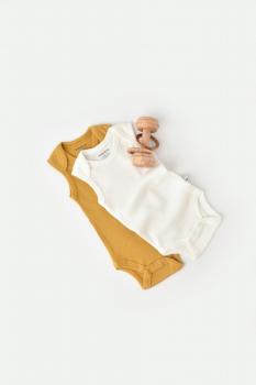 Set 2 body-uri fara maneci bebe unisex din bumbac organic si modal - mustar/ecru, baby cosy (marime: 6-9 luni)