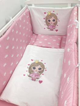 Lenjerie de pătuț bebeluși personalizata imprimata 120x60 cm prințesa cu coronițe albe pe roz