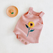 Salopeta tricotata cu floarea soarelui (culoare: roz, marime: 6-12 luni)