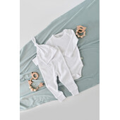 Set 3 piese: body cu maneca lunga, panataloni lungi si caciulita din bumbac organic si modal - alb, baby cosy (marime: 6-9 luni)