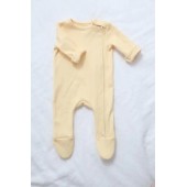 Salopeta bebelusi cu maneca lunga si botosei, inchidere cu fermoar, galben banana, marimea 68