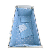 Lenjerie de pat bebelusi 140x70 cm cu aparatori laterale pufoase, cearșaf, păturică dubla și pernuta slim deseda  coronite albastre pe alb