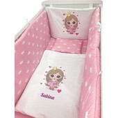 Lenjerie de patut bebelusi personalizata imprimata pat 140x70 cm prințesa cu coronițe albe pe roz